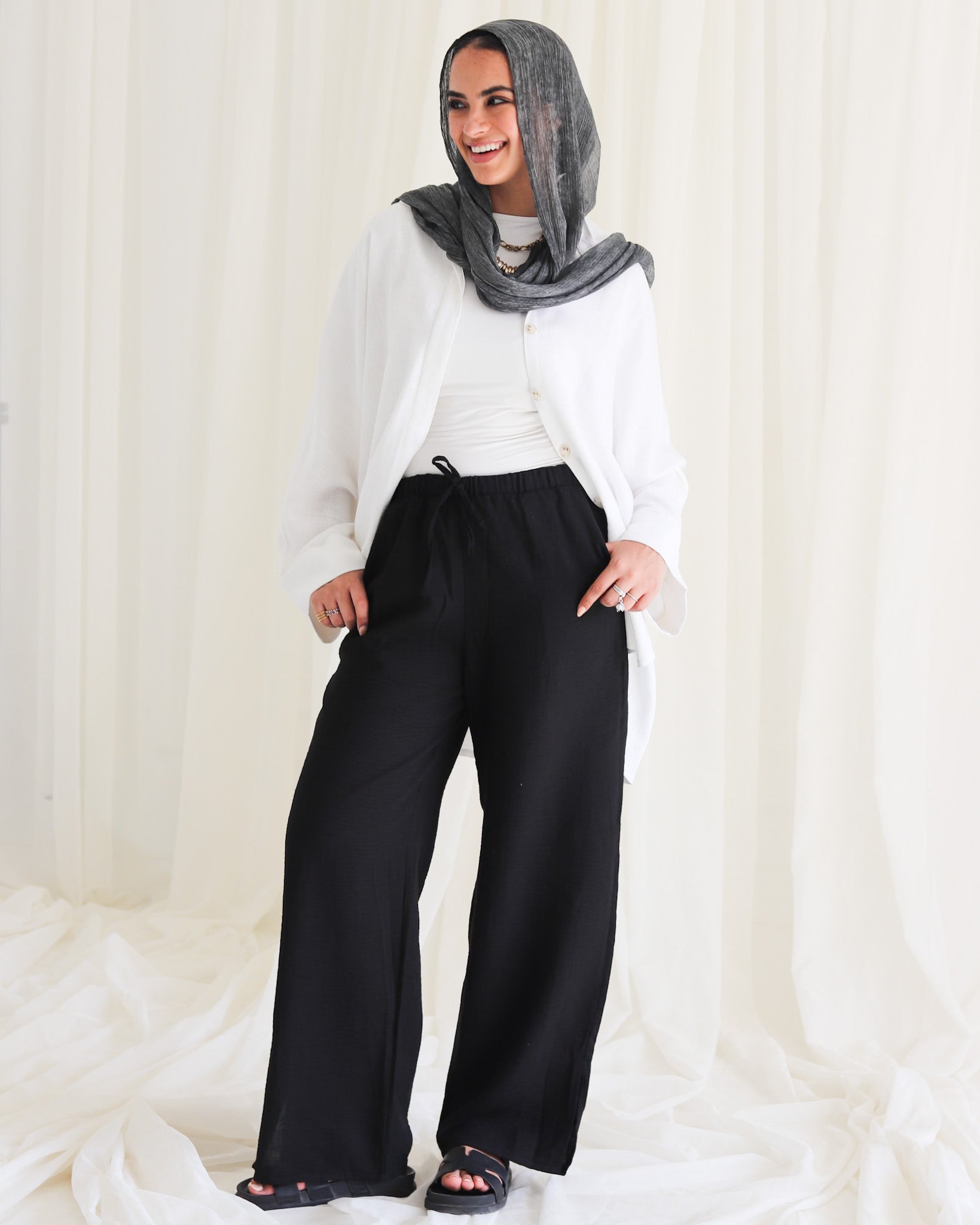 Naomi Pant -Black
