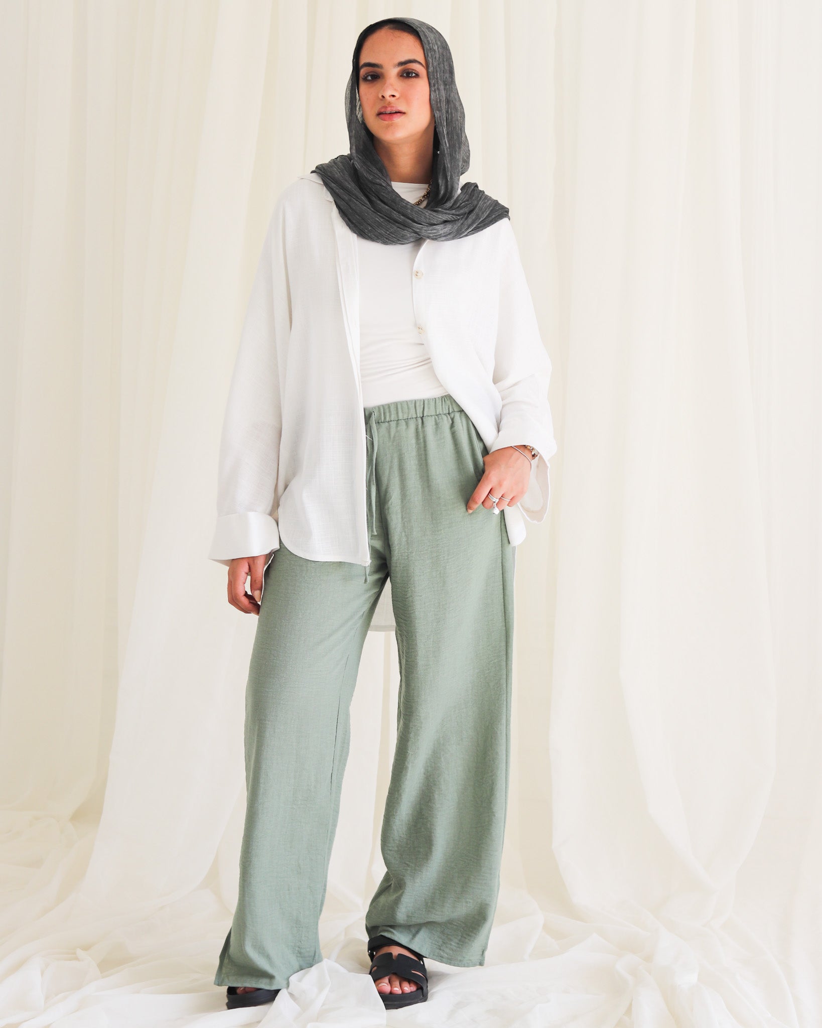 Naomi Pant -Olive