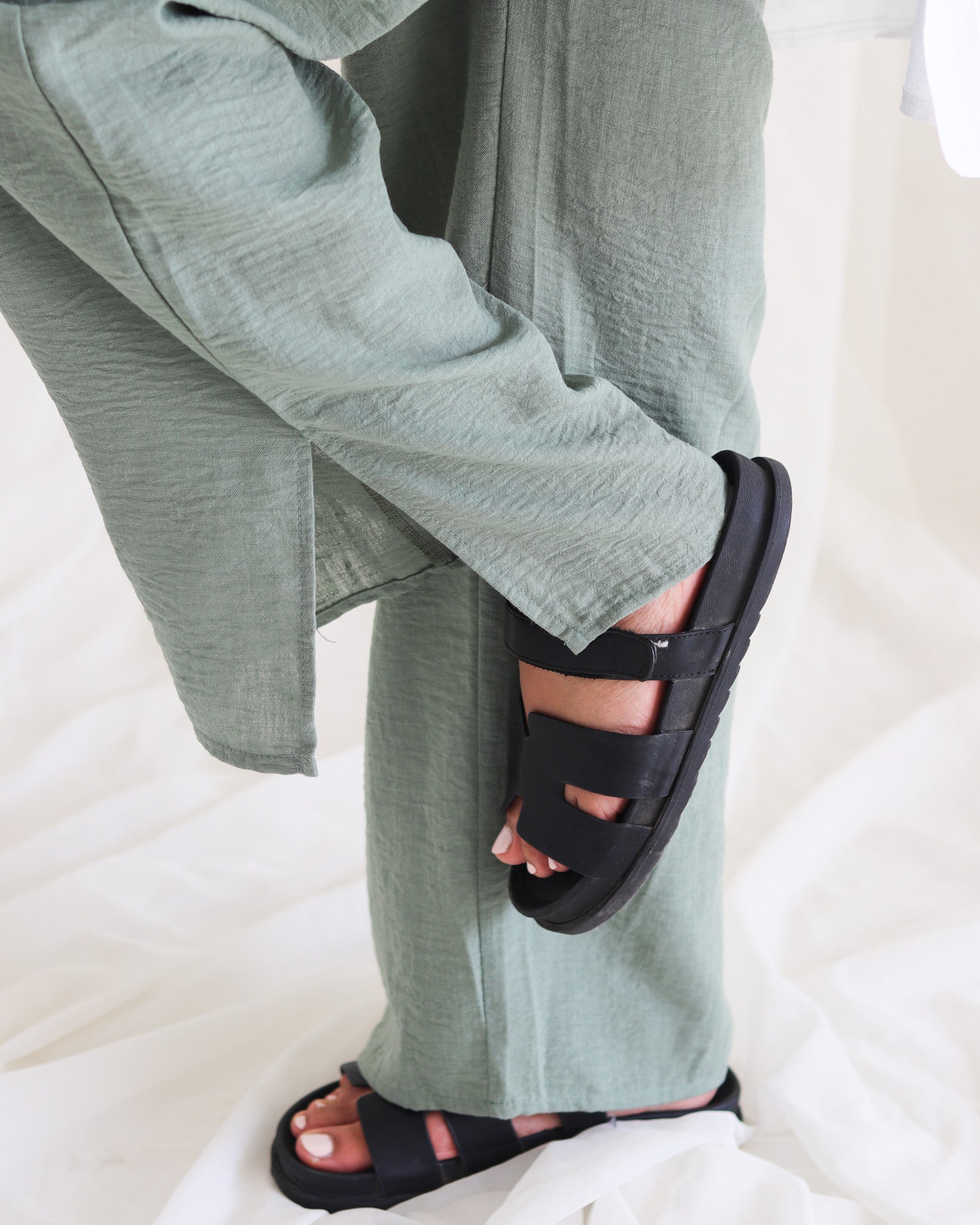 Naomi Pant -Olive